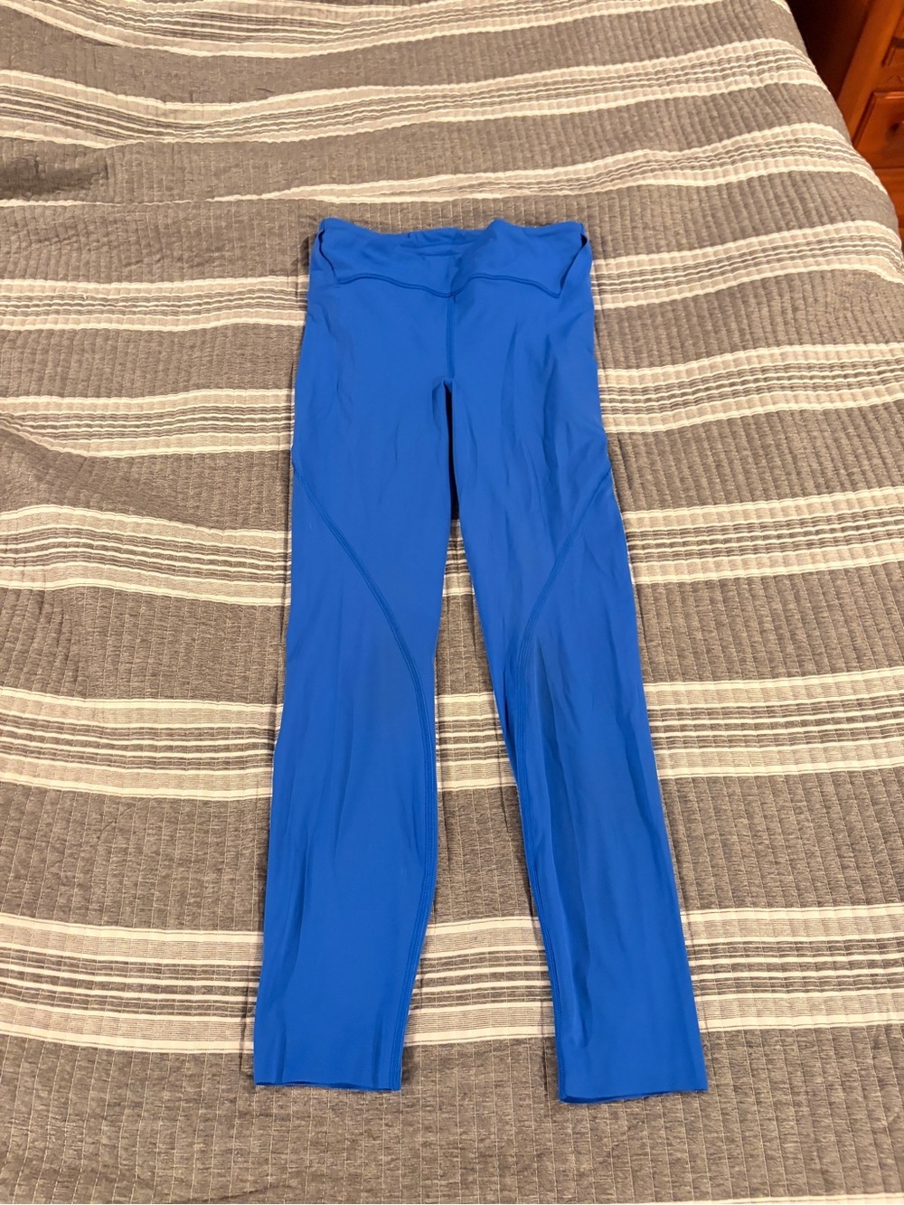 NWOT Lululemon Women's size 6 Active Leggings